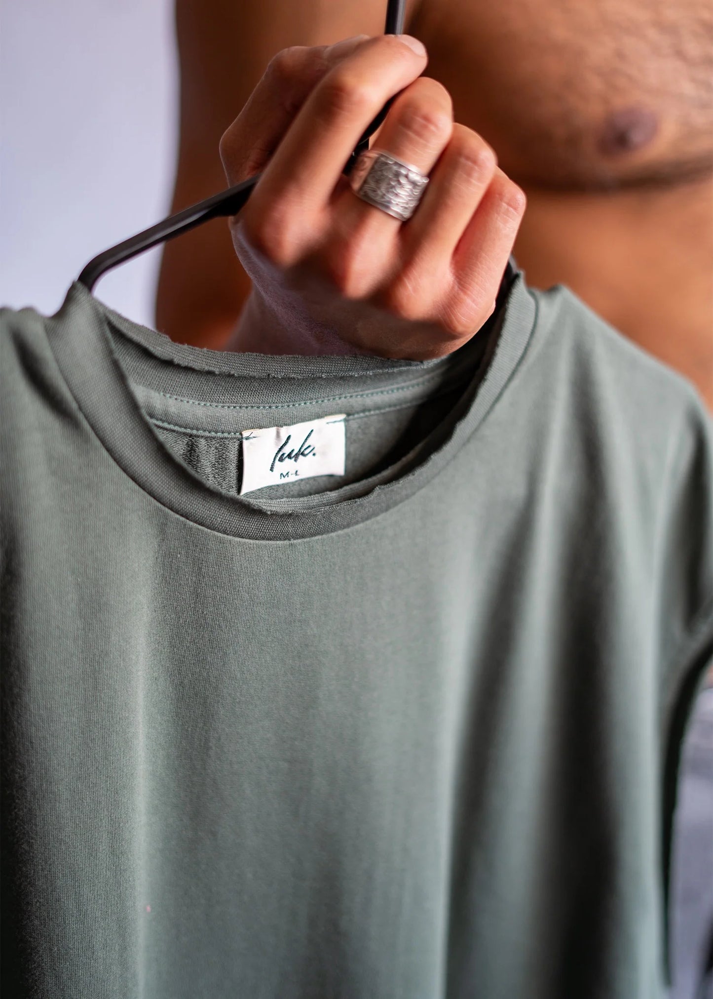 CUTOFF TEE