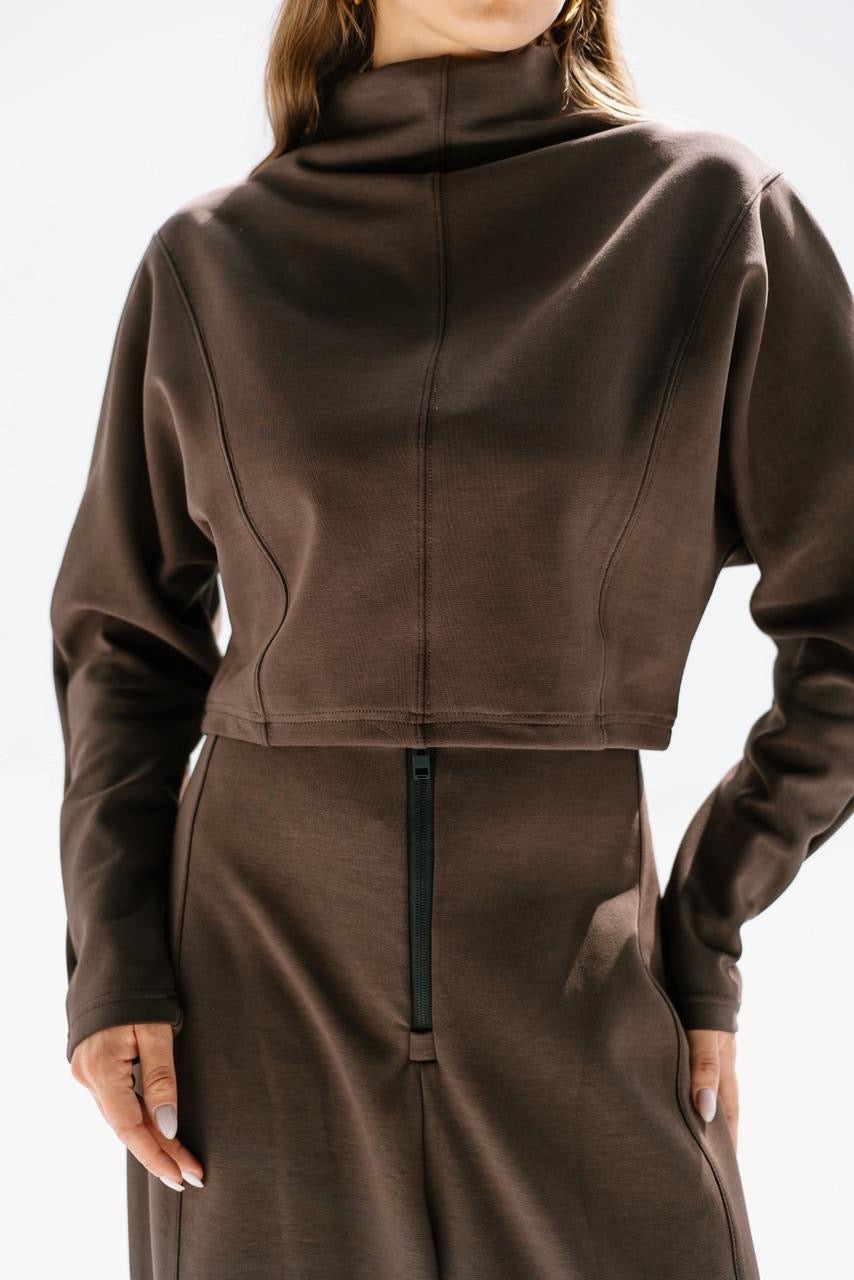 Outline Set in Brown