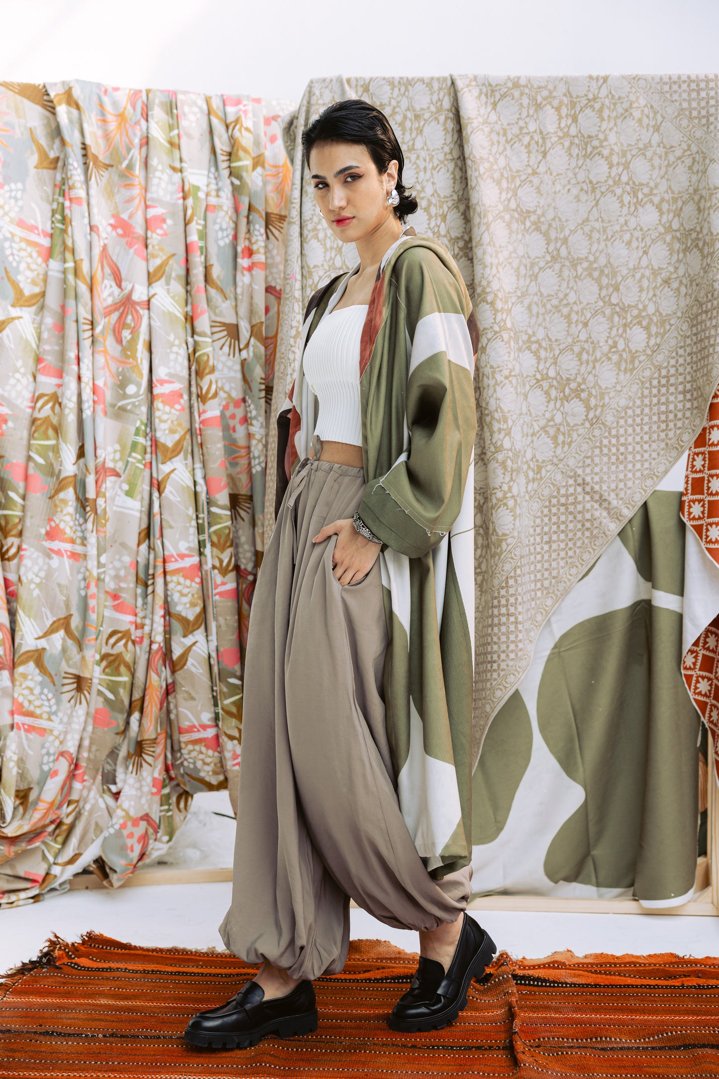 Ivory Edge Pants in Taupe