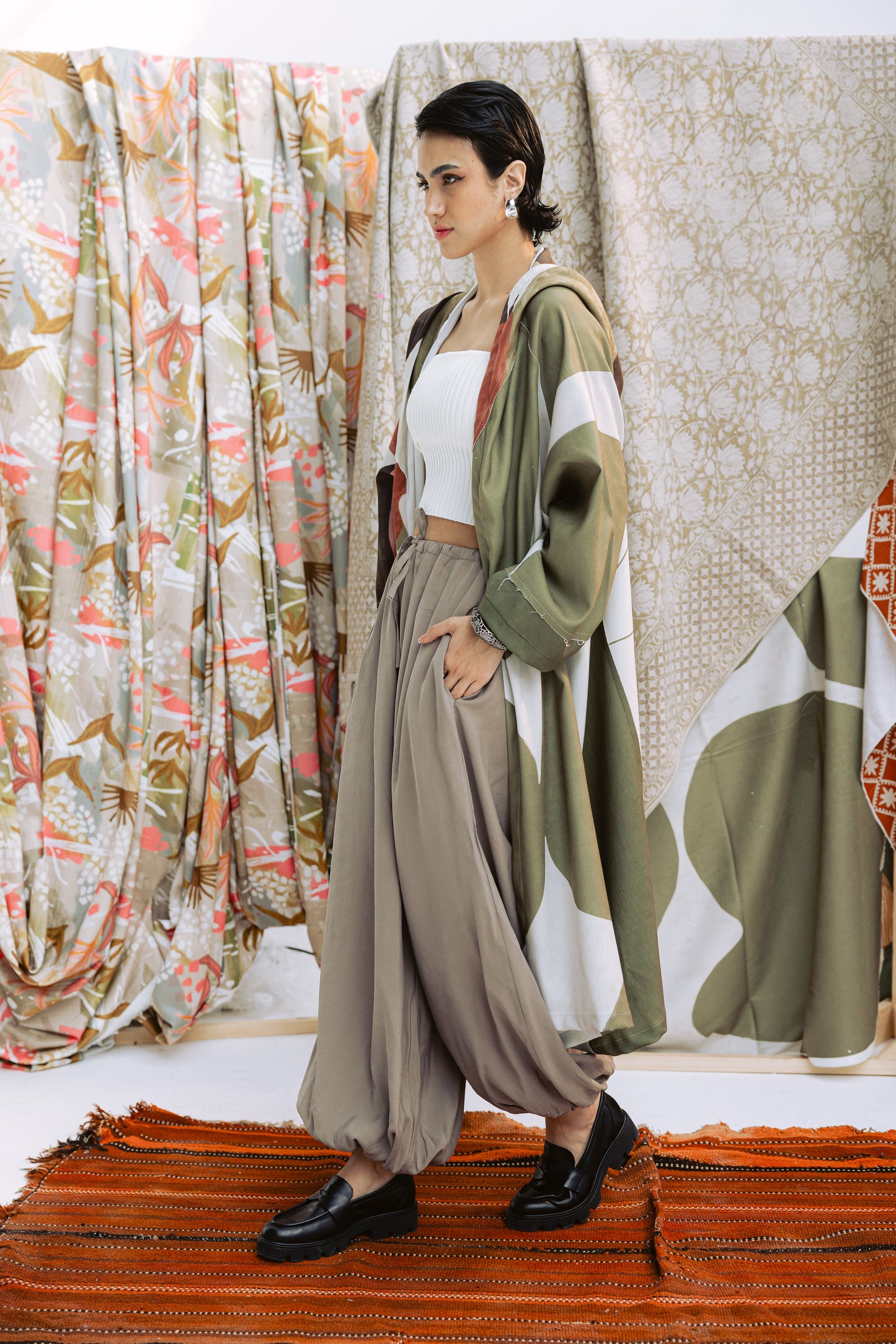 Ivory Edge Pants in Taupe