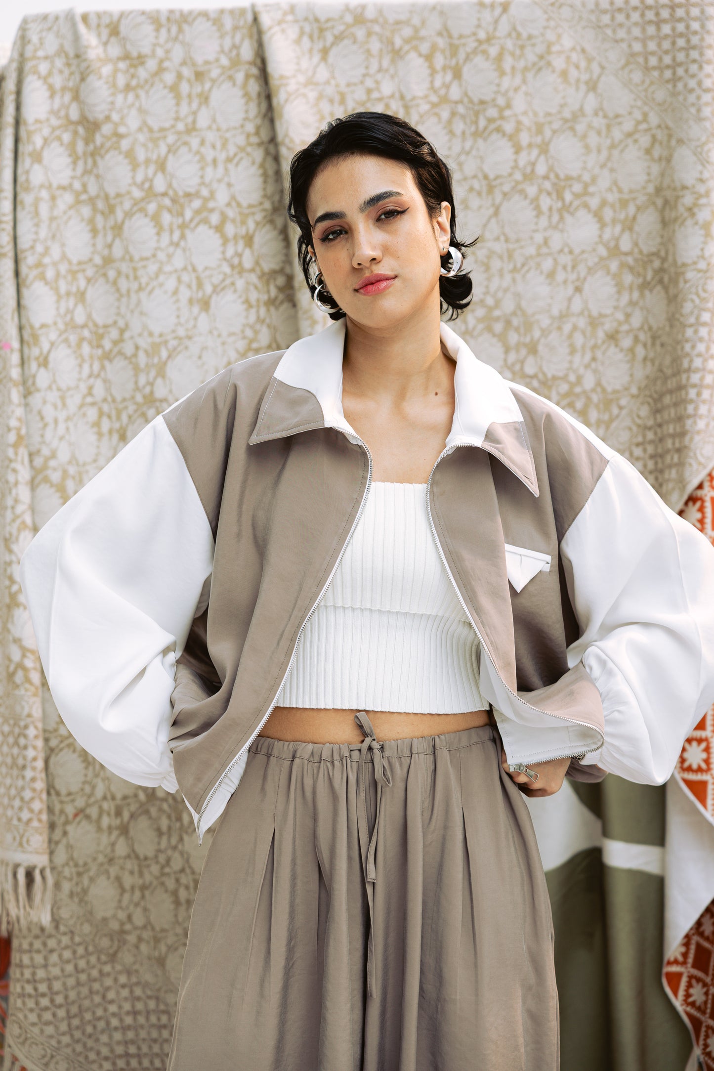 Ivory Edge Jacket in Taupe x White