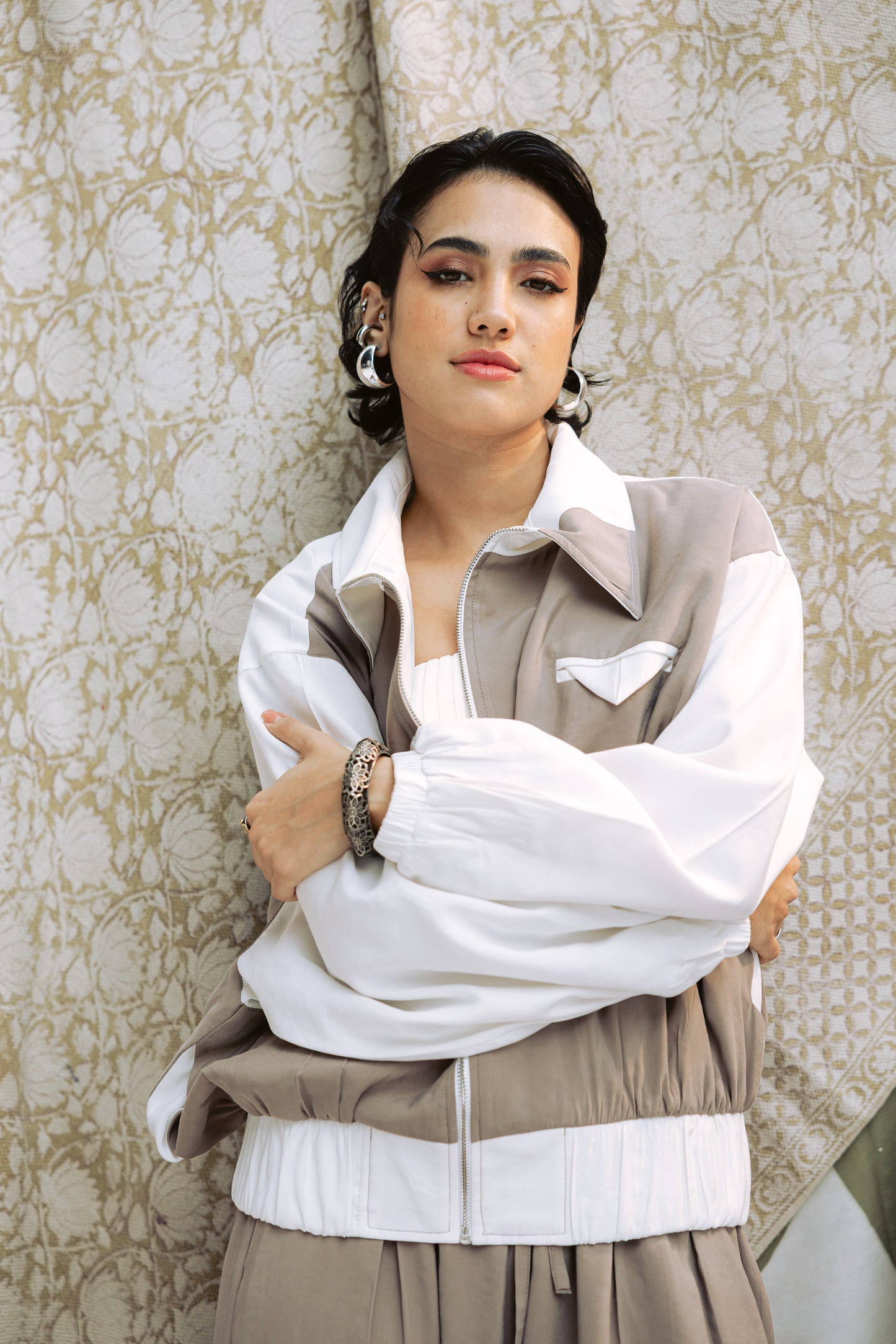 Ivory Edge Jacket in Taupe x White